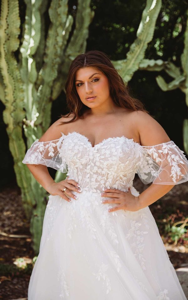 ROMANTIC PLUS SIZE A-LINE WEDDING DRESS WITH SWEETHEART NECKLINE AND ...