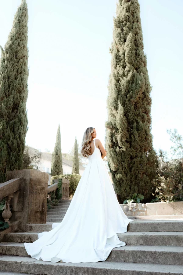 MINIMALIST CHIC MODERN A-LINE WEDDING DRESS WITH SHOULDER STRAPS AND POCKETS - Image 7