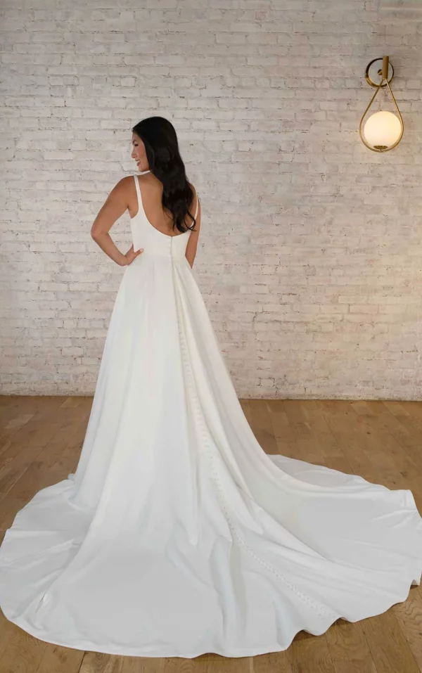 MINIMALIST CHIC MODERN A-LINE WEDDING DRESS WITH SHOULDER STRAPS AND POCKETS - Image 9