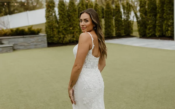 ELEGANT FLORAL LACE FIT-AND-FLARE WEDDING DRESS WITH SHOULDER STRAPS - Image 12