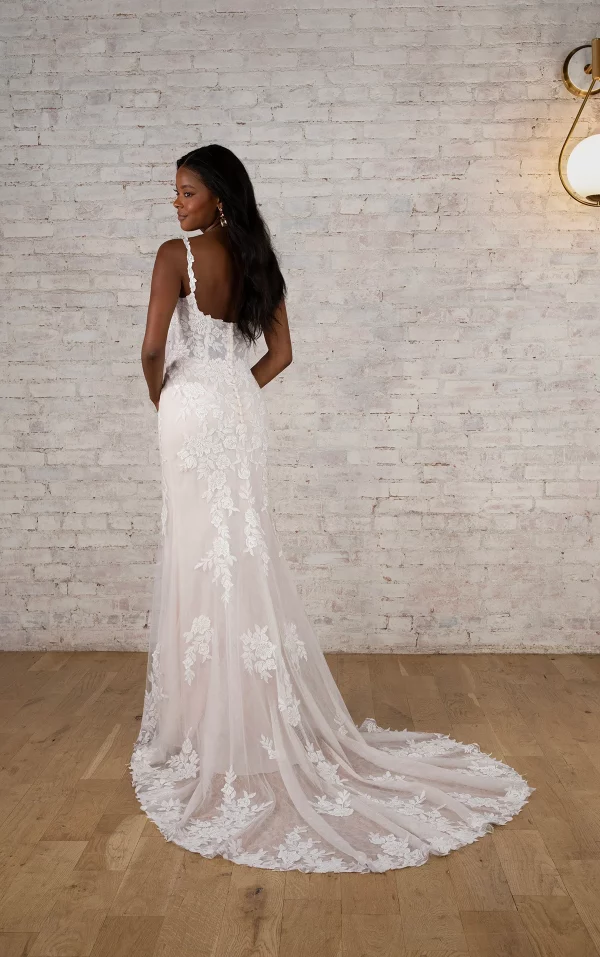 ELEGANT FLORAL LACE FIT-AND-FLARE WEDDING DRESS WITH SHOULDER STRAPS - Image 14