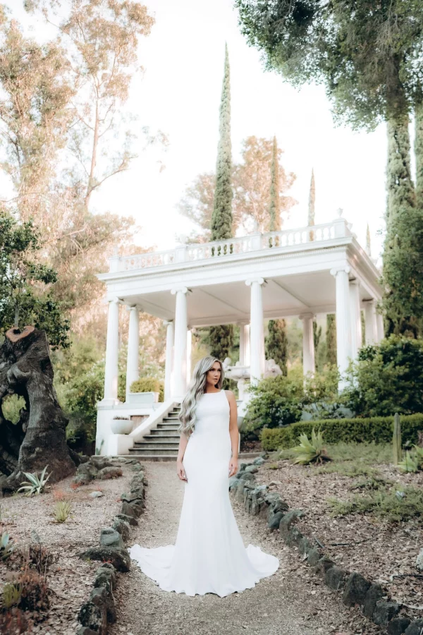 SIMPLE CASUAL FIT-AND-FLARE WEDDING DRESS WITH SEXY BACK DETAIL - Image 7