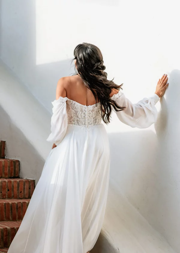 FLOWY LONG SLEEVE A-LINE WEDDING DRESS WITH DETACHABLE SLEEVES - Image 4