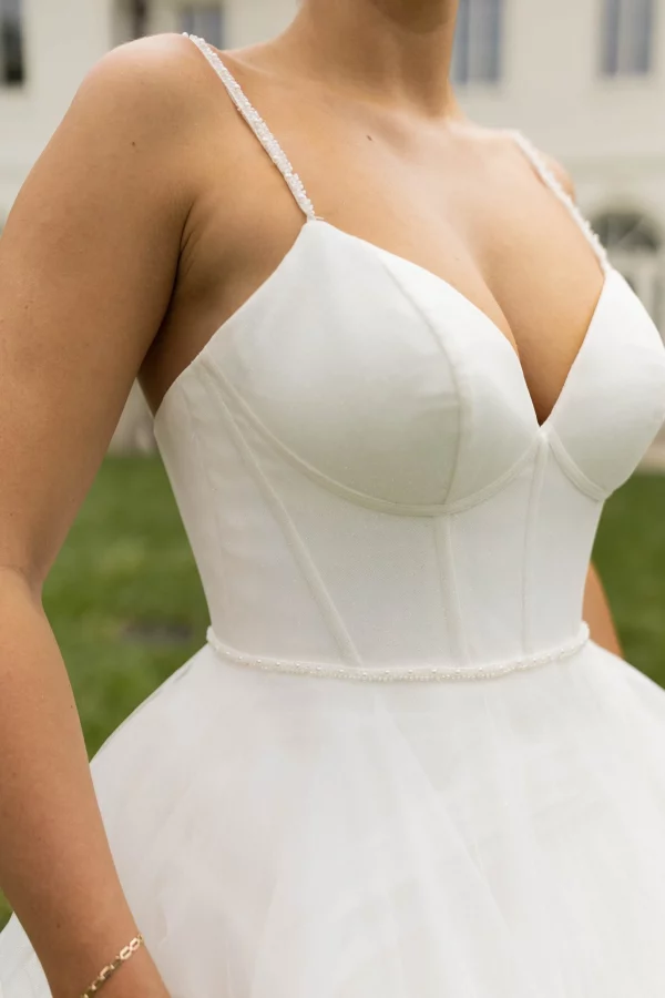 MODERN PRINCESS BALLGOWN WEDDING DRESS WITH CORSET-STYLE BODICE - Image 12