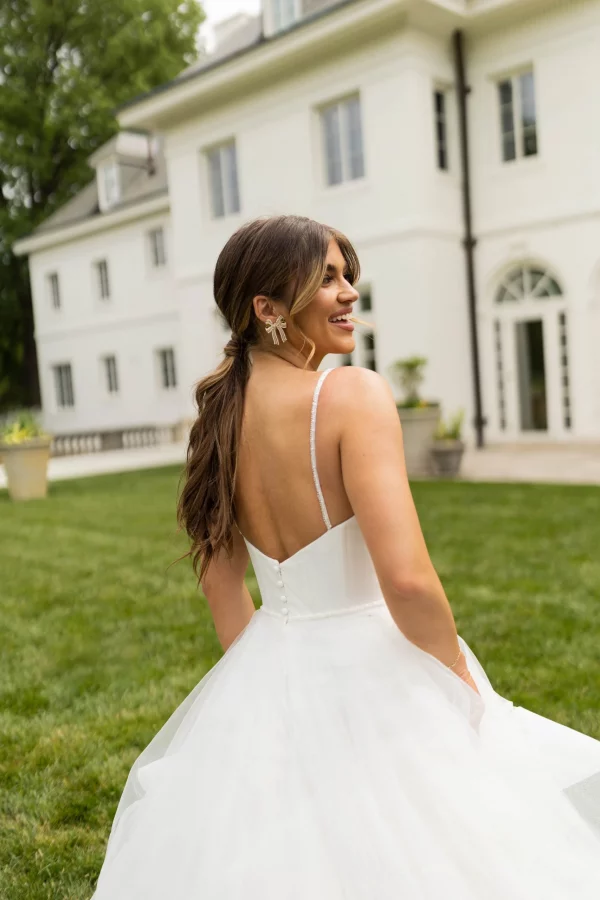 MODERN PRINCESS BALLGOWN WEDDING DRESS WITH CORSET-STYLE BODICE - Image 3