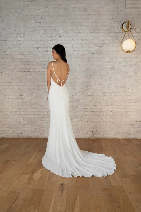 SIMPLE CASUAL FIT-AND-FLARE WEDDING DRESS WITH SEXY BACK DETAIL - Image 4