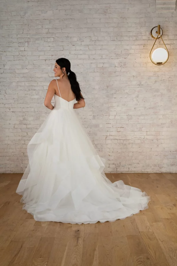 MODERN PRINCESS BALLGOWN WEDDING DRESS WITH CORSET-STYLE BODICE - Image 6