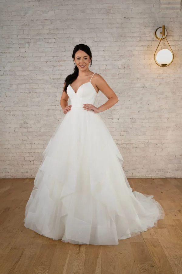 MODERN PRINCESS BALLGOWN WEDDING DRESS WITH CORSET-STYLE BODICE - Image 10
