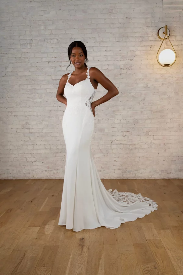 SEXY LACE FIT-AND-FLARE WEDDING DRESS WITH SWEETHEART NECKLINE AND CUTOUT TRAIN - Image 2