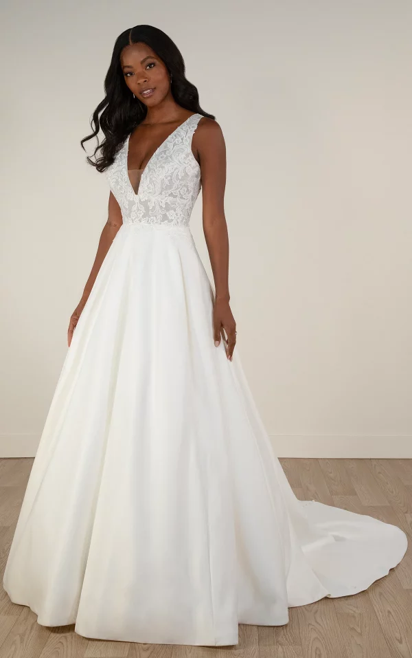 ENCHANTING DEEP V-NECKLINE SATIN A-LINE WEDDING DRESS WITH POCKETS - Image 3