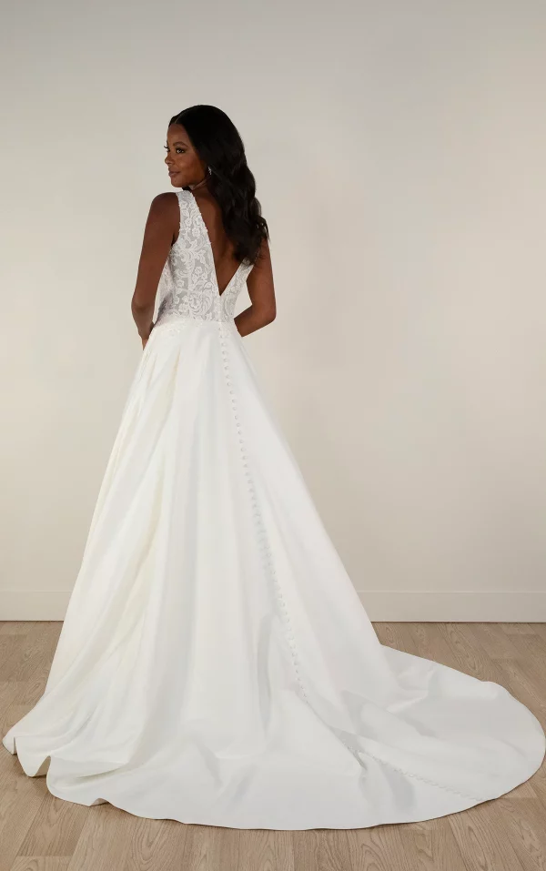 ENCHANTING DEEP V-NECKLINE SATIN A-LINE WEDDING DRESS WITH POCKETS - Image 4