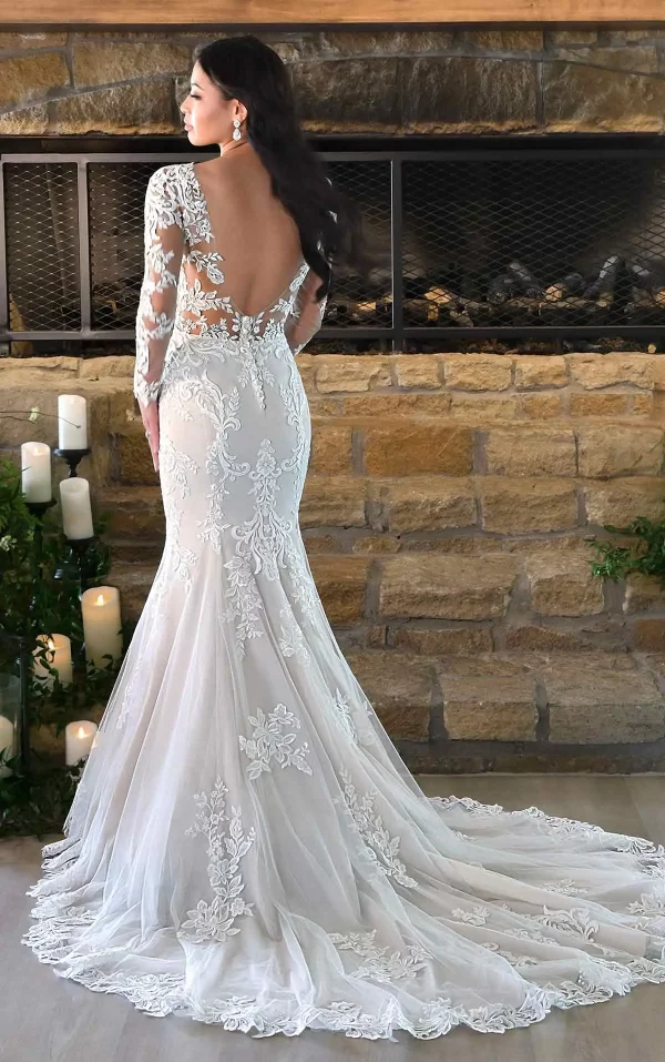 SEXY LONG-SLEEVE LACE WEDDING DRESS WITH CUTOUTS AND FULL TRAIN - Image 3