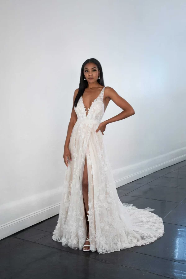 ELEGANT SHORT SLEEVE LACE A-LINE WEDDING DRESS WITH PLUNGING V-NECKLINE - Image 2