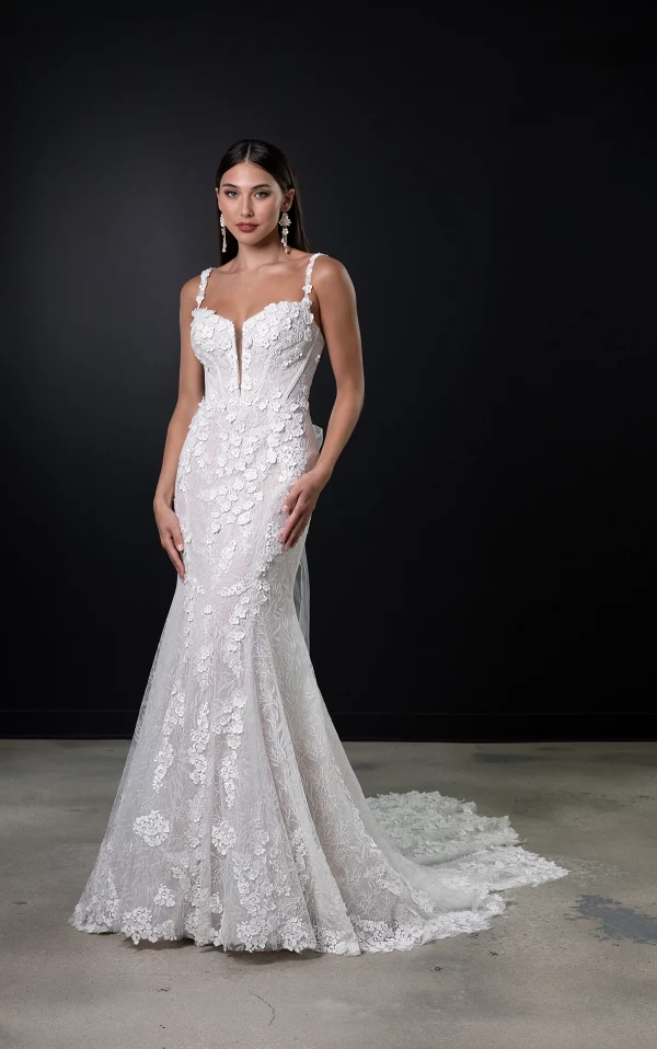 FLORAL LACE FIT-AND-FLARE WEDDING DRESS WITH SPAGHETTI STRAPS - Image 5