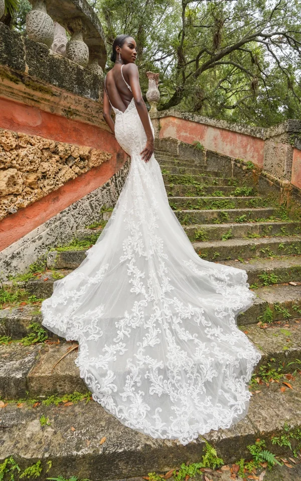 SEXY SPAGHETTI STRAP FIT-AND-FLARE WEDDING DRESS IN EMBELLISHED LACE